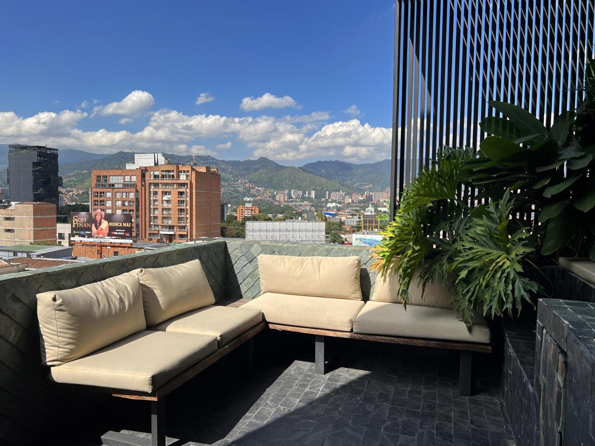 Hotel Zelva Negra Medellin Exterior photo